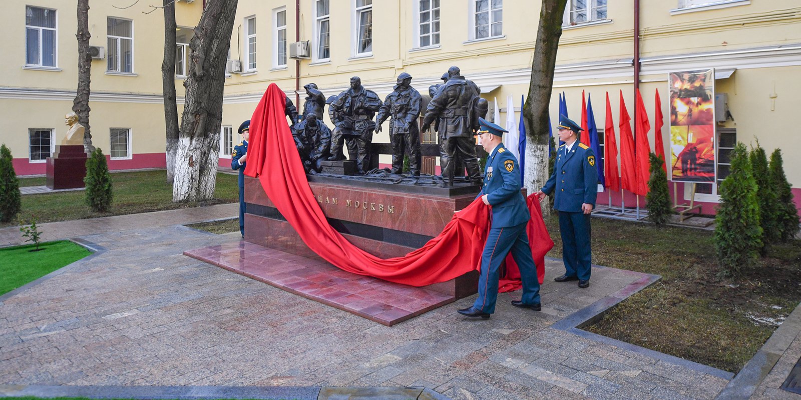 Открытие памятника «Огнеборцам Москвы» | День в истории на портале ВДПО.РФ